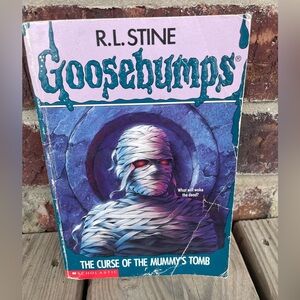 Paperback Goosebumps The Curse Of The Mummy’s Tomb Kid’s Chapter Book